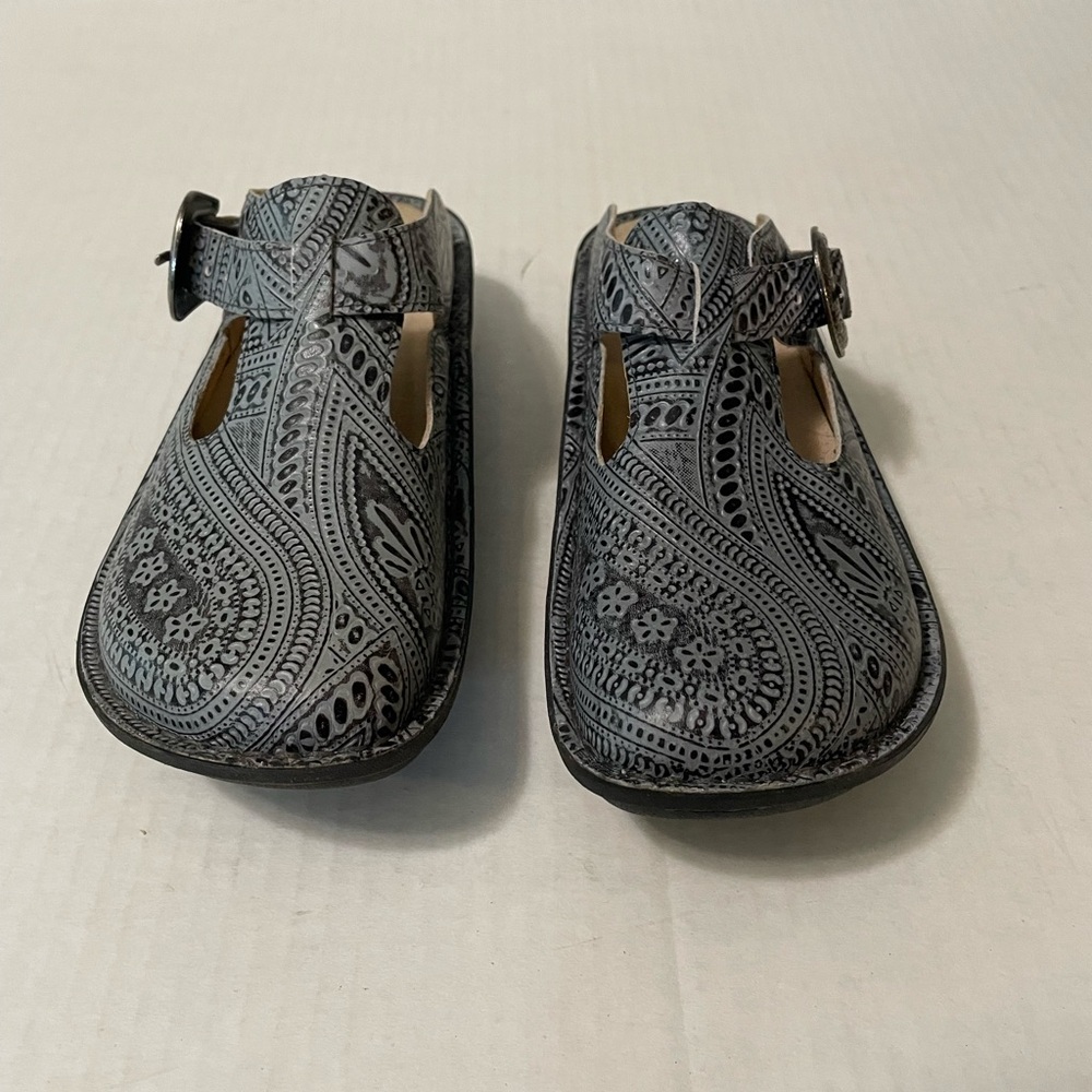 Alegria ALG 345 women’s gray leather embossed clogs - Picture 2 of 7
